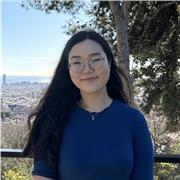 An English and Maths tutor who has a teaching background in exam preparation and college essay writing